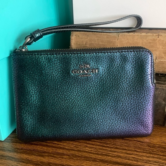 coach oil slick mystichrome wristlet super rare! New 816 - Picture 1 of 3